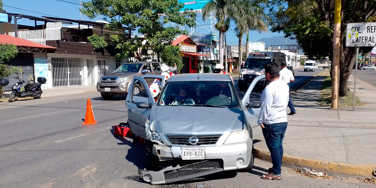 Provoca accidente la falta de prudencia en avenida Universidad | El Imparcial de Oaxaca Provoca accidente la falta de prudencia en avenida Universidad | El Imparcial de Oaxaca