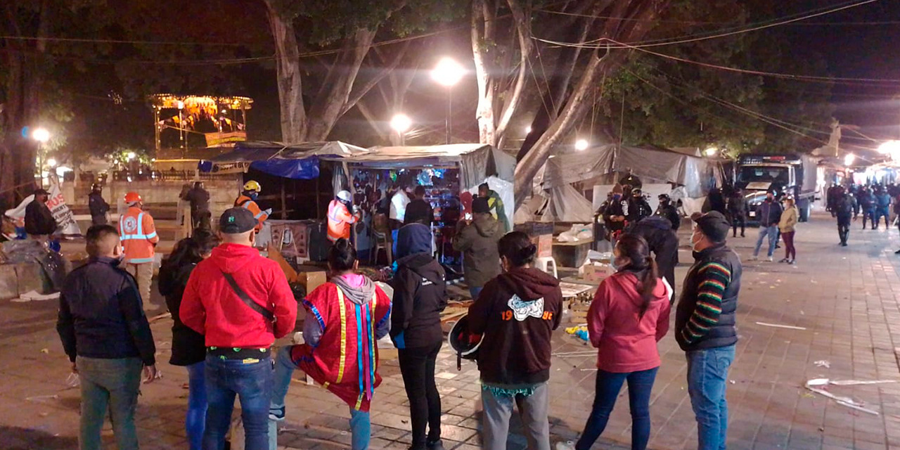 UACOL acusa a municipio de cerrazón y represión por retiro de puestos | El Imparcial de Oaxaca