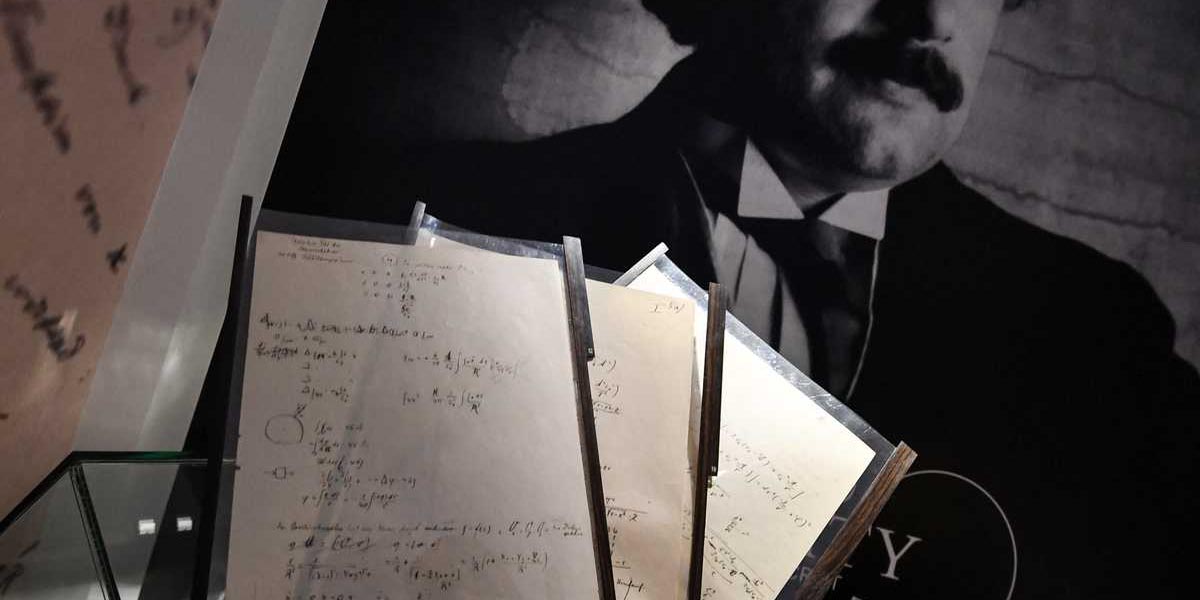 Subastan notas las de Einstein sobre relatividad por más de 13 millones de dólares | El Imparcial de Oaxaca