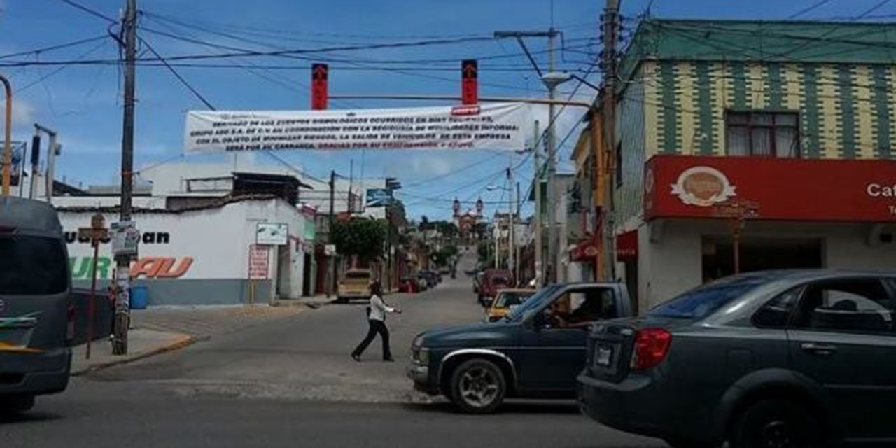 Autobús del transporte público y auto colisionan | El Imparcial de Oaxaca