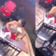 VIDEO: Asaltan a una mujer en una cafetería y su novio sale corriendo