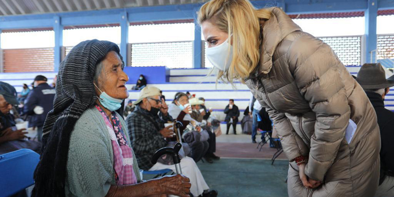 “Calidez en Familia”, arropa a  miles de oaxaqueñas y oaxaqueños | El Imparcial de Oaxaca