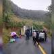 Vuelca camión de pasajeros en la Sierra Mazateca