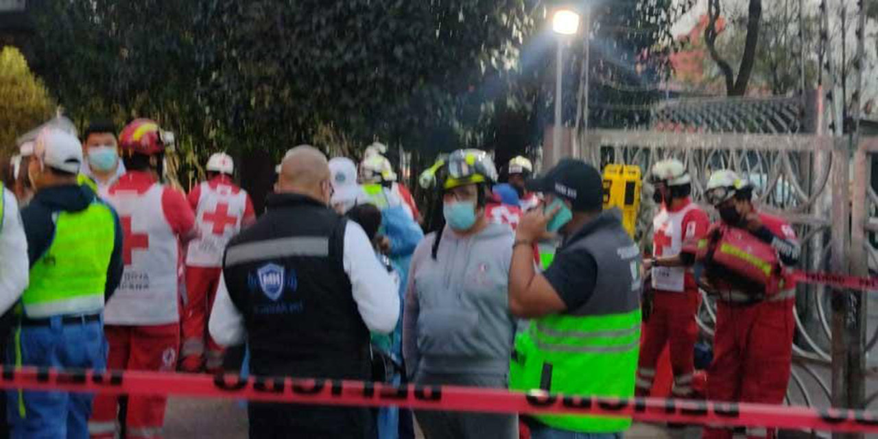 VIDEO: Fans de 4MIX sufren crisis nerviosas en plena firma de autógrafos | El Imparcial de Oaxaca