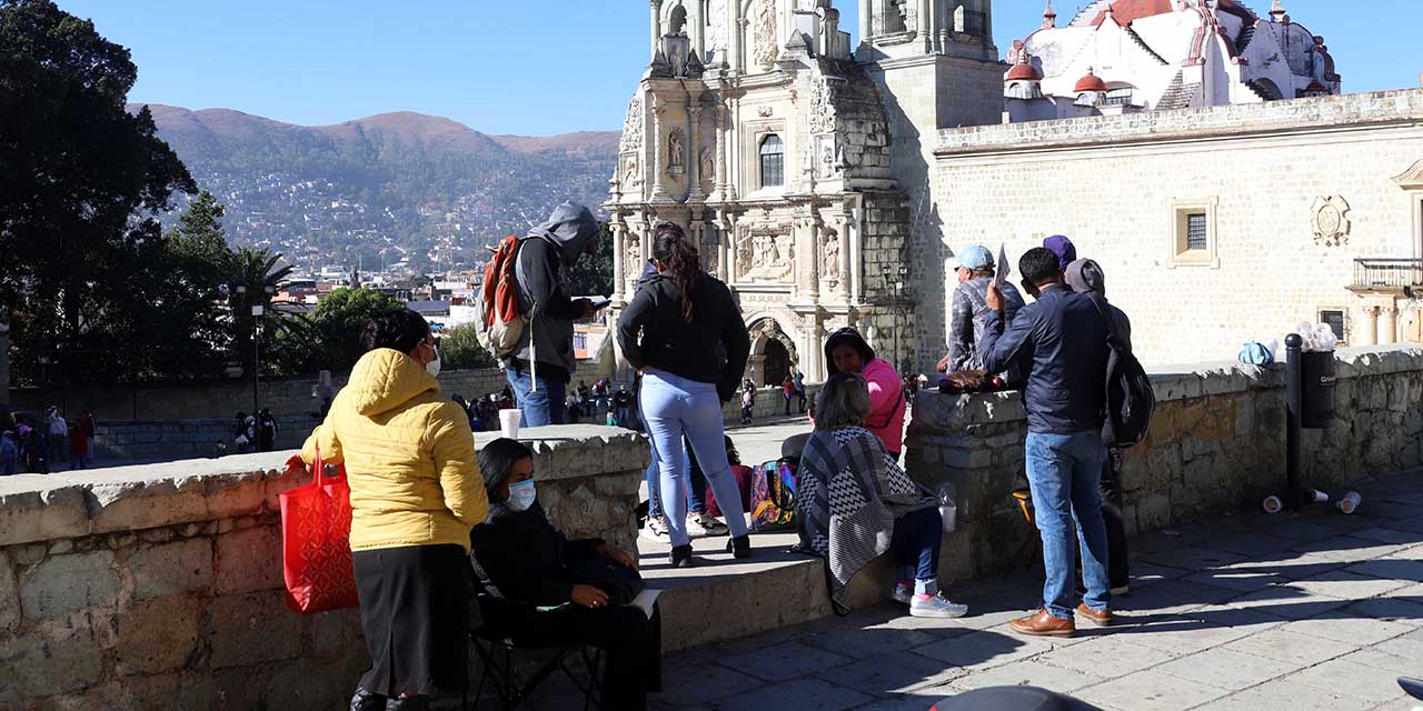 Personal de confianza y contrato reclama pago de aguinaldo y salarios | El Imparcial de Oaxaca