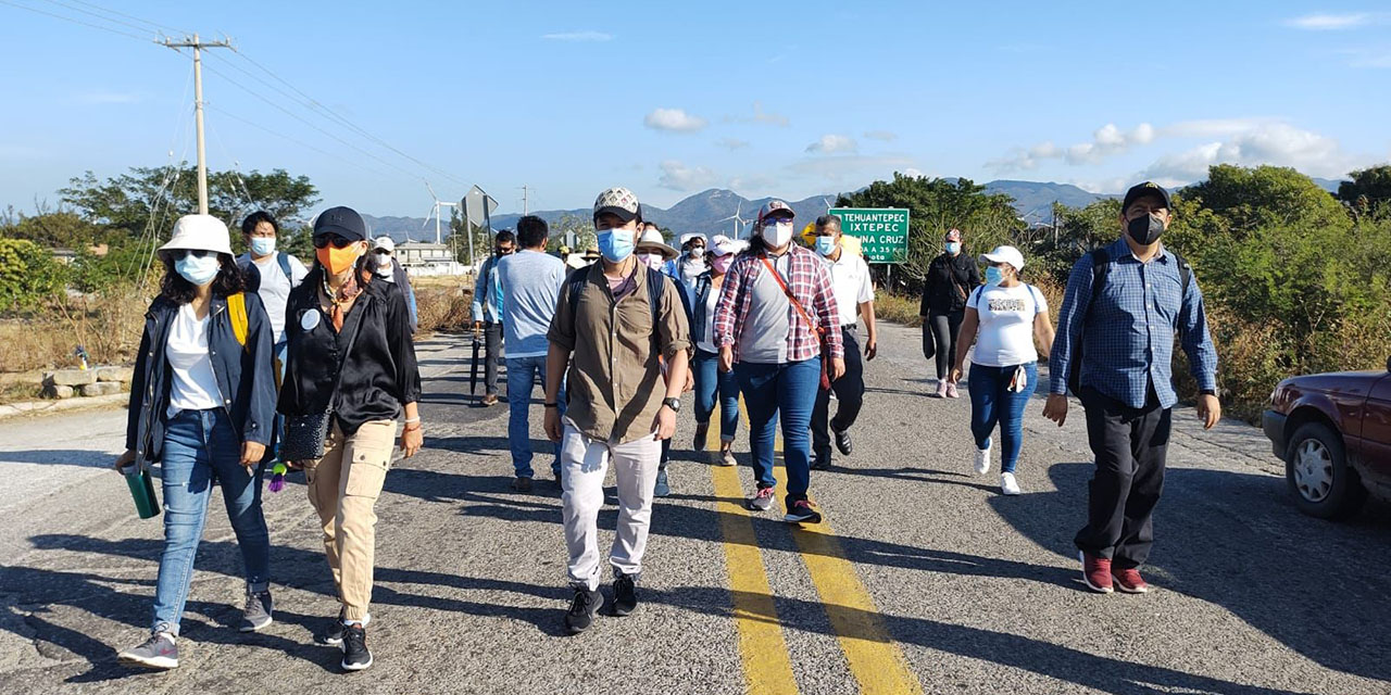 Persisten bloqueos  de la Unistmo | El Imparcial de Oaxaca