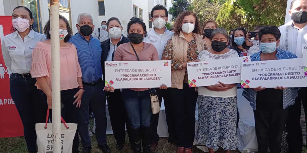 Entregan a mujeres Créditos a la Palabra en Huajuapan | El Imparcial de Oaxaca