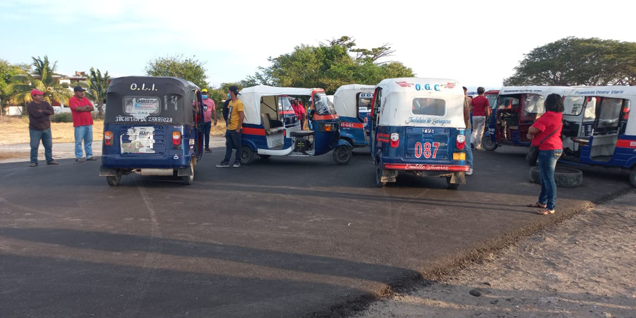 Bloquean mototaxistas,  piden apoyo al gobierno