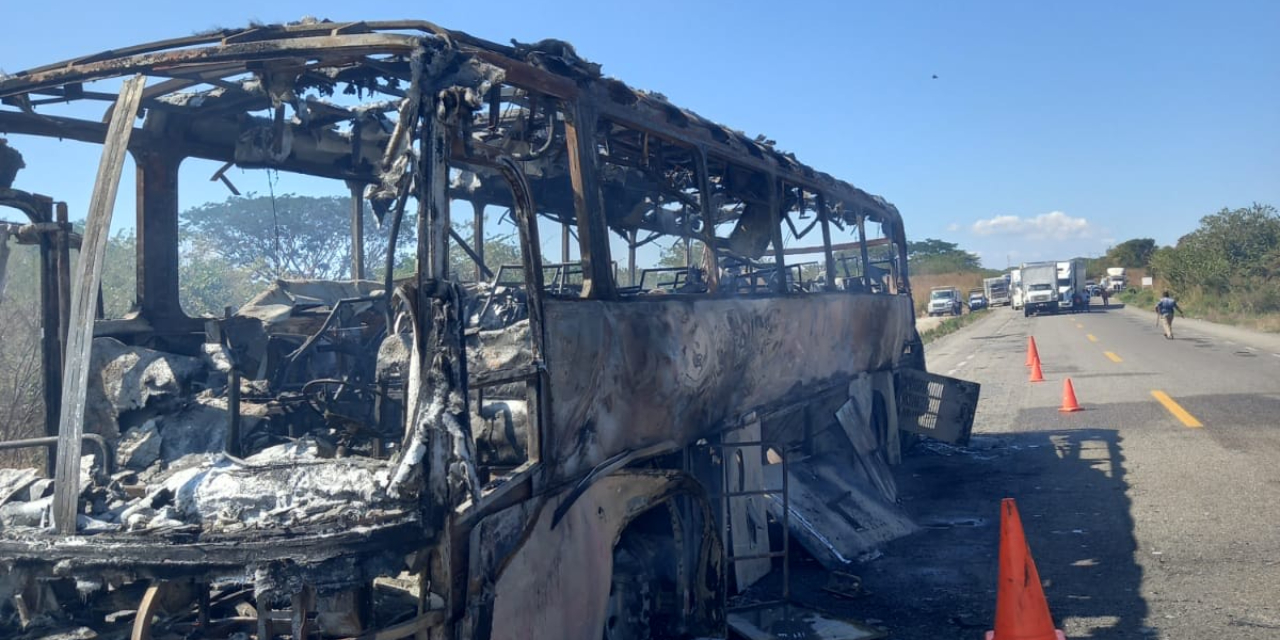 Se incendia autobús en Niltepec | El Imparcial de Oaxaca