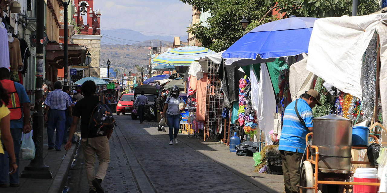 Ambulantes y contaminación  vuelven al Centro Histórico | El Imparcial de Oaxaca