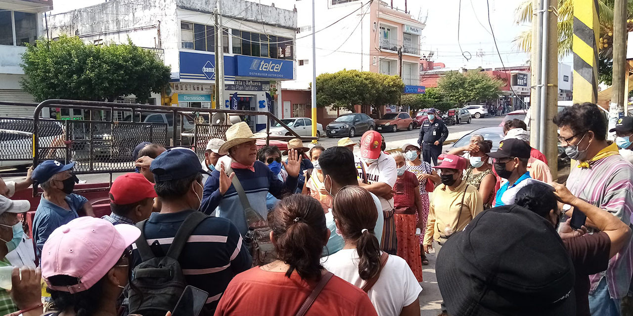 Exigen renuncia  de Darío Toledo | El Imparcial de Oaxaca