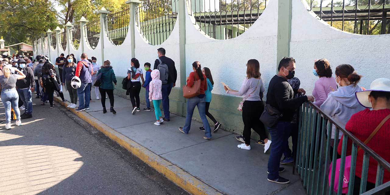 Amparados, sin fecha  para vacunación