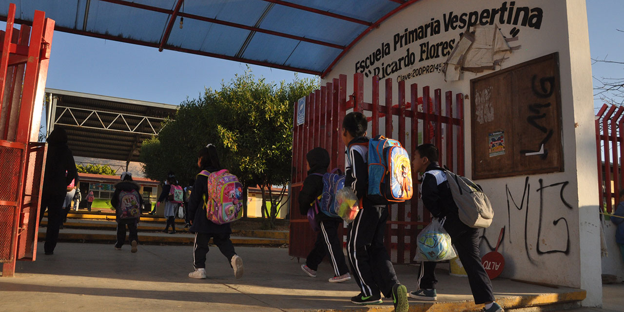¡Por fin! Vuelven maestros de  la S-22 a clases presenciales | El Imparcial de Oaxaca
