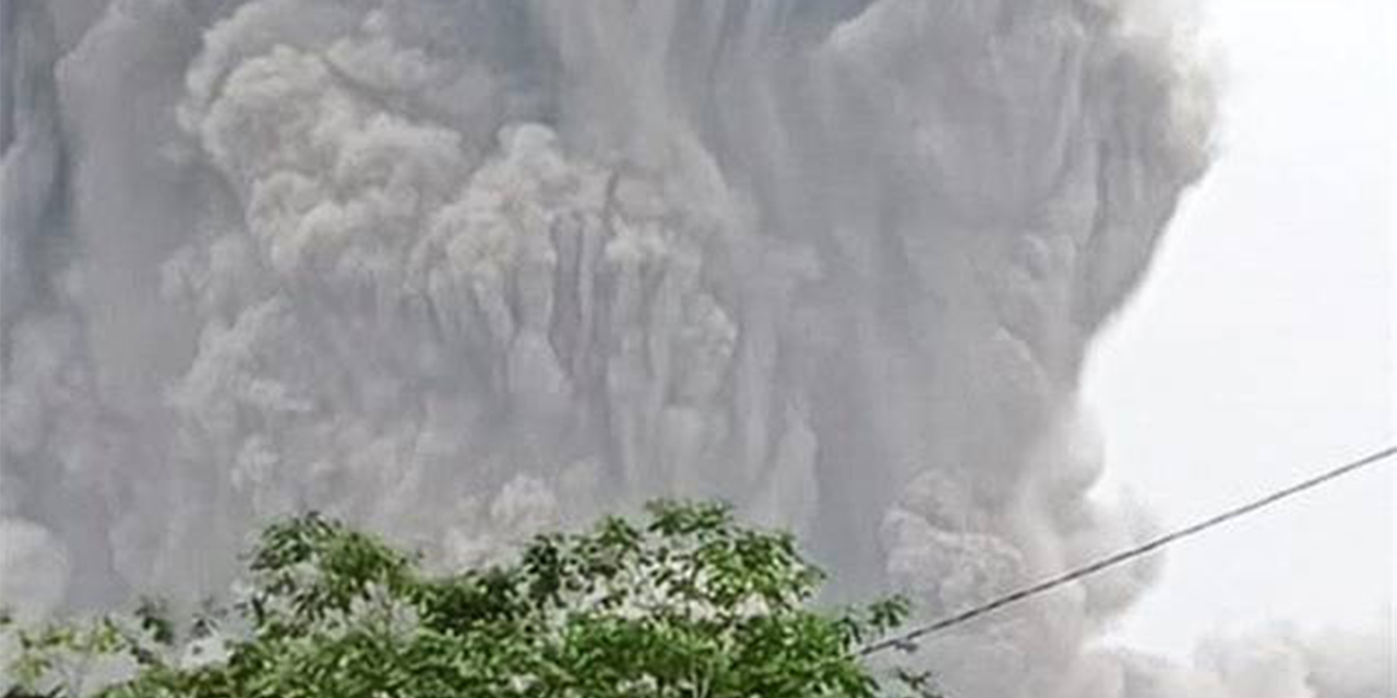 Erupción de volcán de Indonesia deja 1 muerto y más de 40 heridos | El Imparcial de Oaxaca