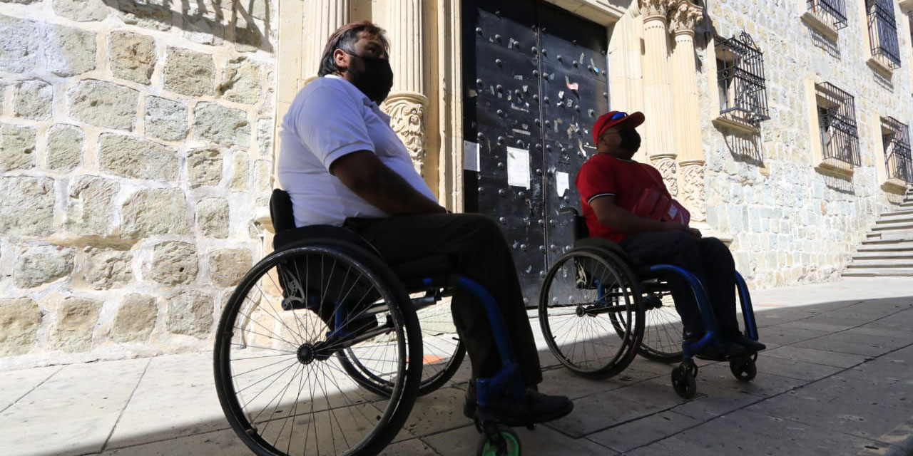 Exigen salarios  anfitriones turísticos  con discapacidad
