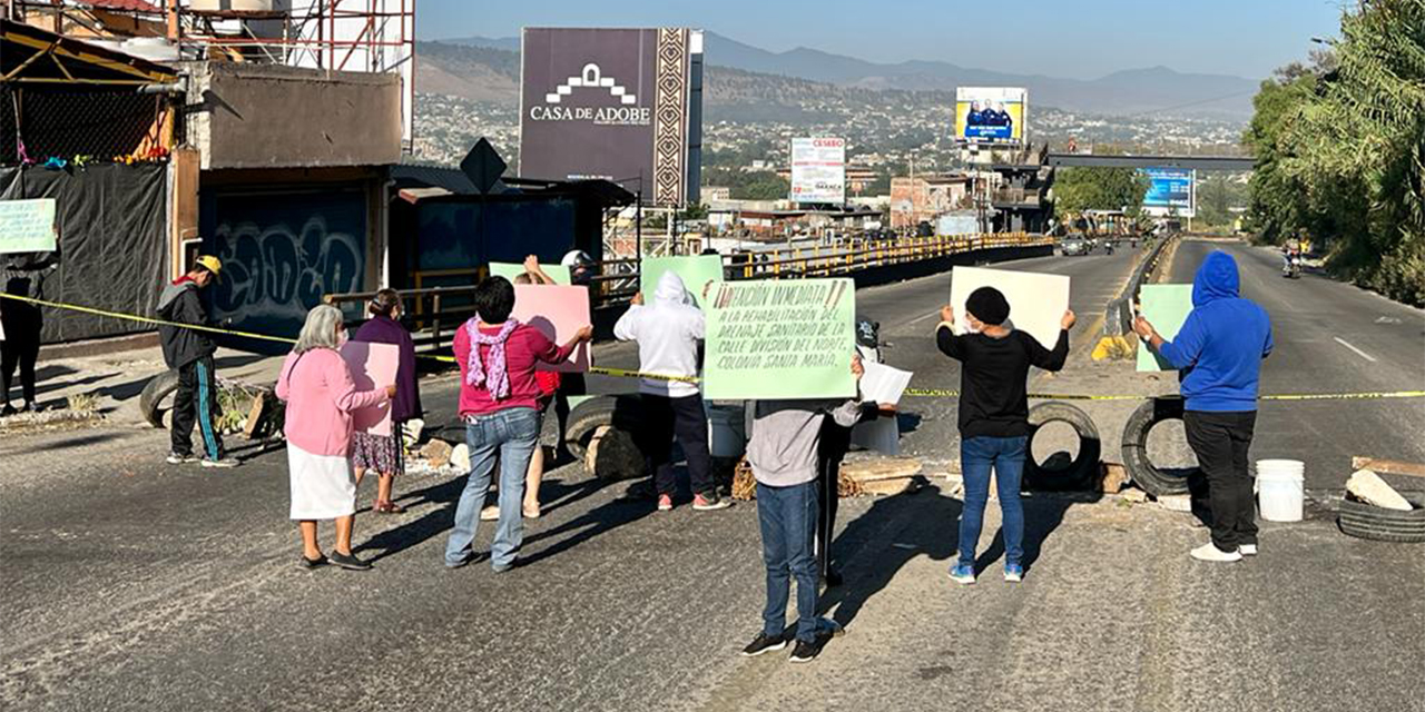 Obras y protestas restringen la circulación vial hacia la capital oaxaqueña