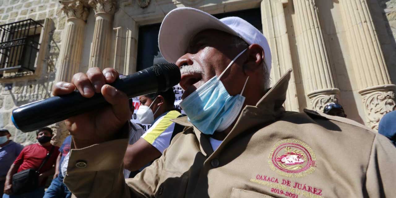 Al grito de “¡Oswaldo, ratero, regresa mi dinero!”, sindicato culmina marcha contra edil capitalino | El Imparcial de Oaxaca