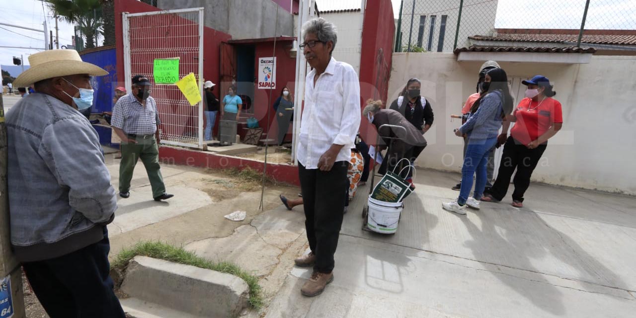 Habitantes de San Juan Chapultepec bloquean el puente Cuarto Centenario