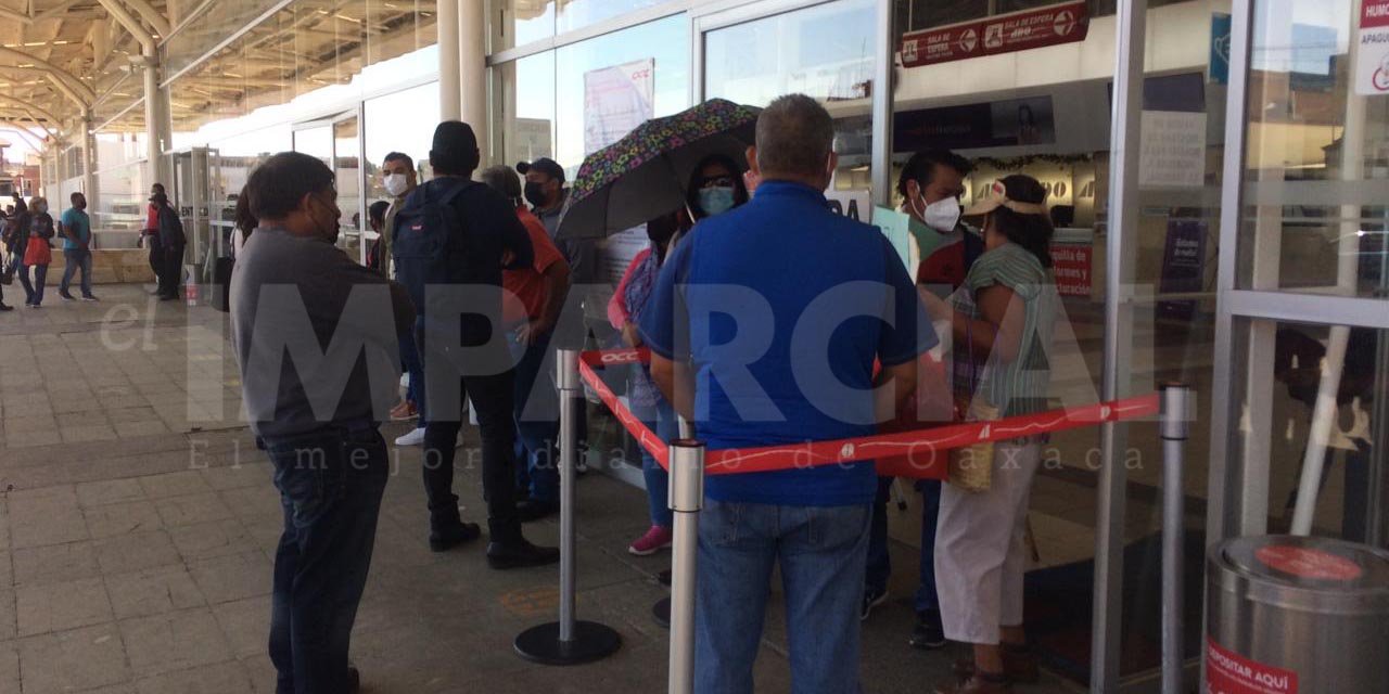 Integrantes de la S22 cierran entradas y salidas del ADO | El Imparcial de Oaxaca
