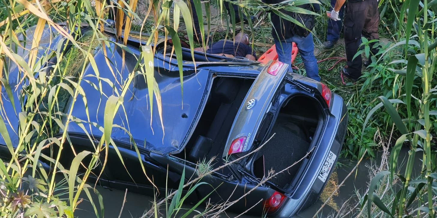 ¡Vuelca al río Salado y muere aplastado! | El Imparcial de Oaxaca