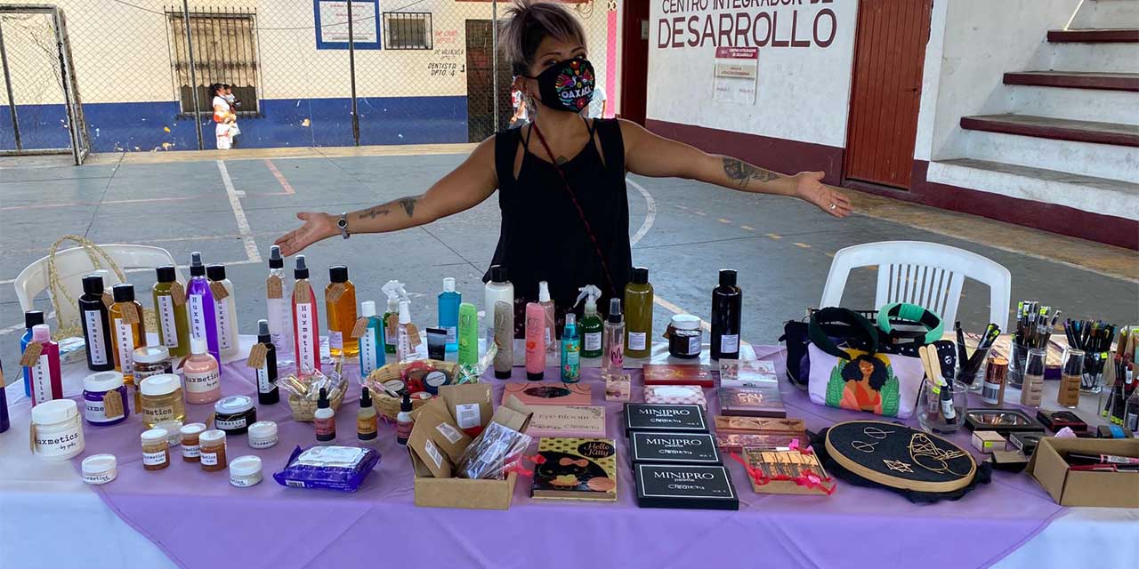 Mujeres de la Costa preparan la octava exposición de emprendedoras en Pochutla