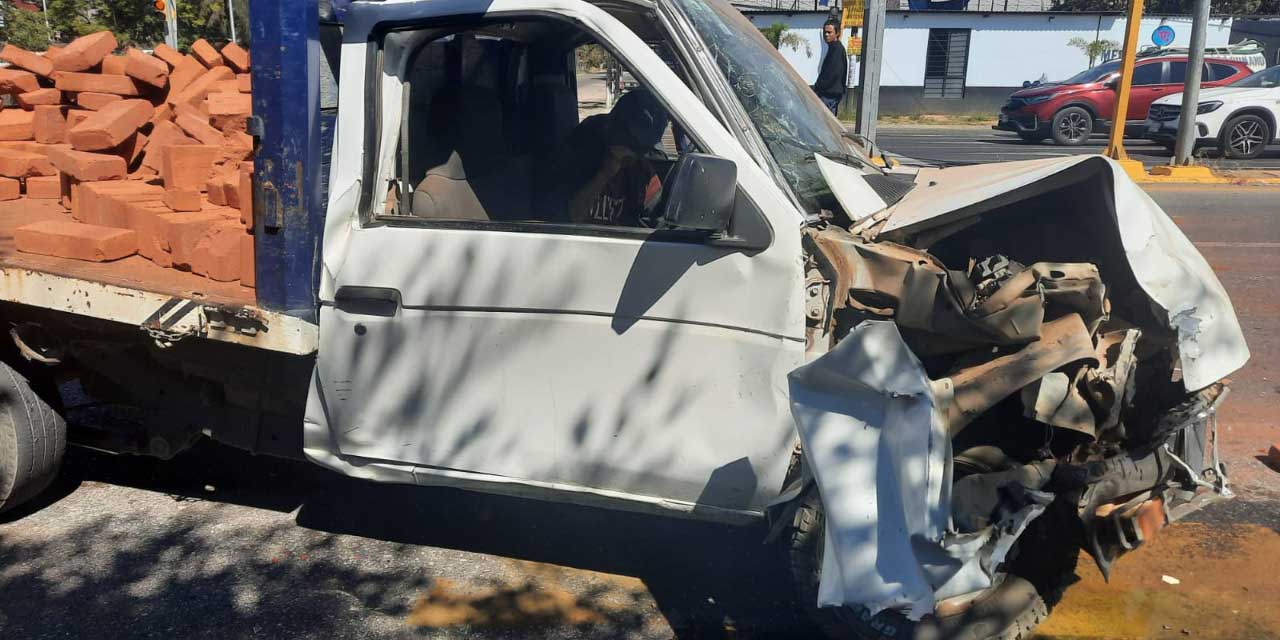 ¡Violenta colisión! | El Imparcial de Oaxaca