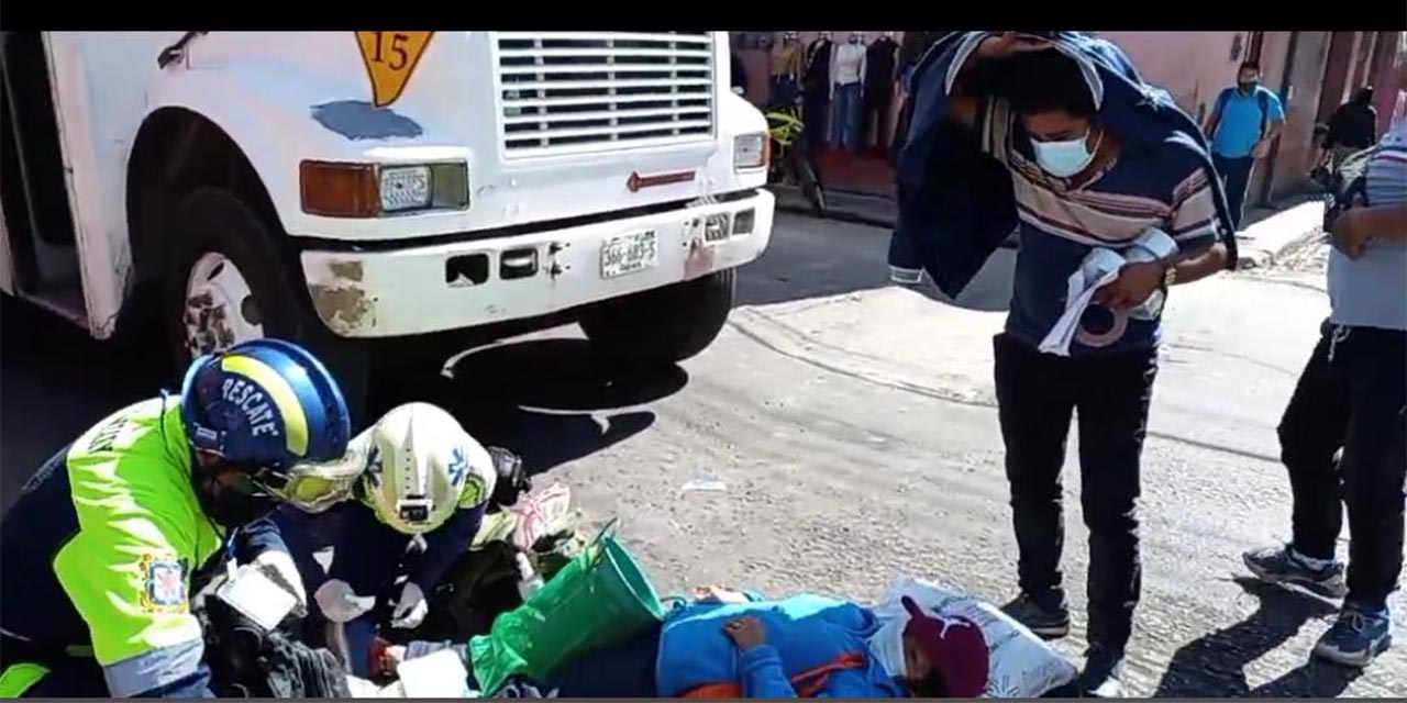 Profesor muere al volcar en su auto en el río Salado