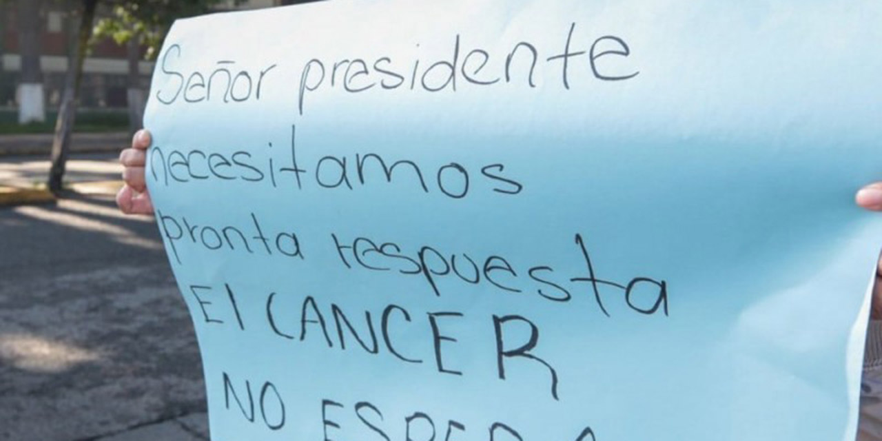 ¡Basta, basta!: Exígen padres de niños con cáncer | El Imparcial de Oaxaca