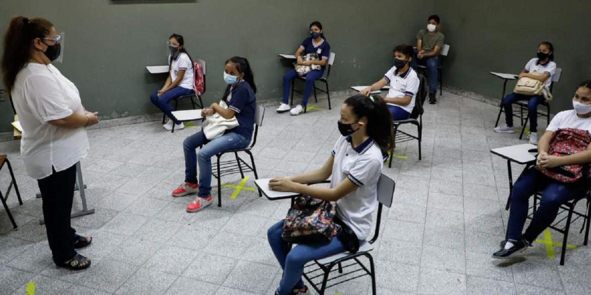 Ordena Perú el “regreso obligatorio” de estudiantes a las escuelas en 2022 | El Imparcial de Oaxaca