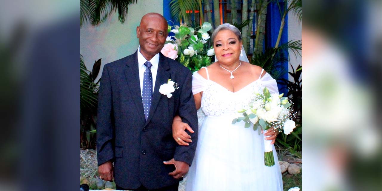 El Sr. Rafael y Rubilda Robledo contrajeron matrimonio. Huatulco Fashion | El Imparcial de Oaxaca