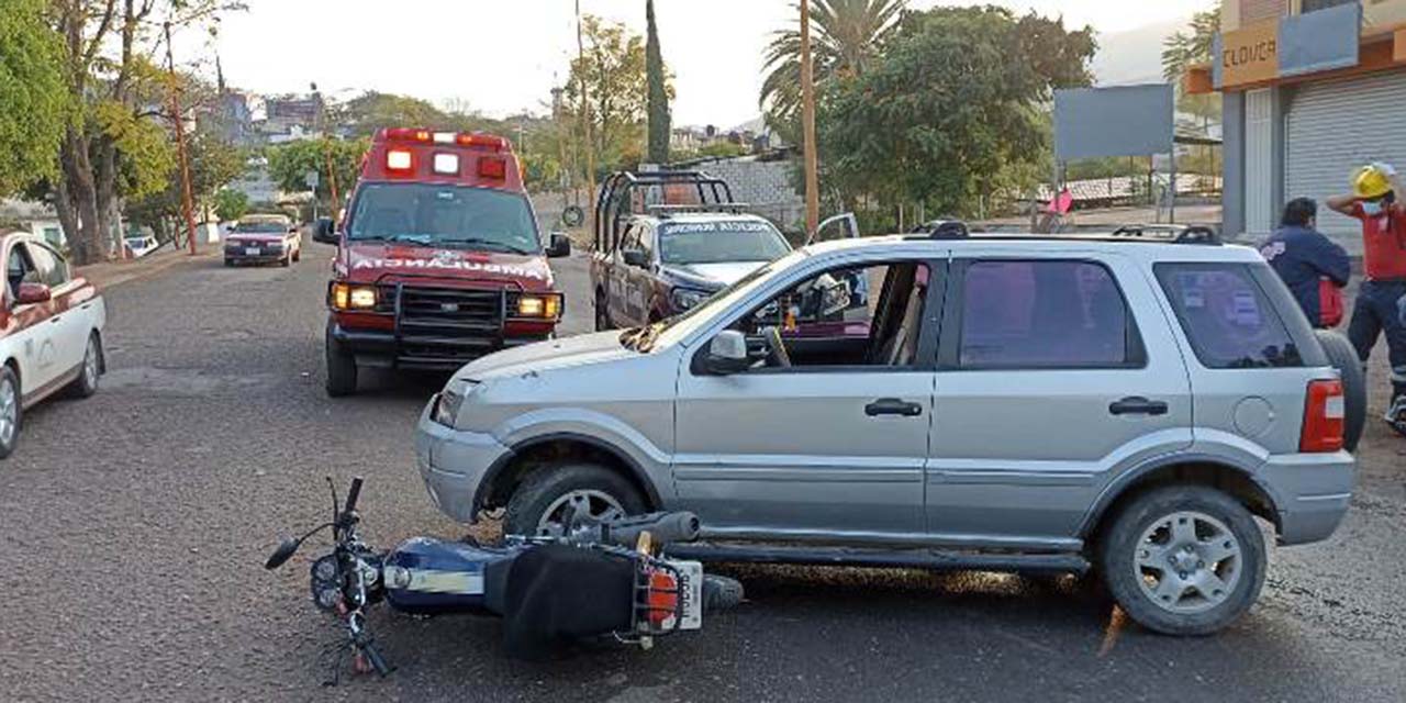 Camioneta colisiona contra motocicleta en Huajuapan | El Imparcial de Oaxaca