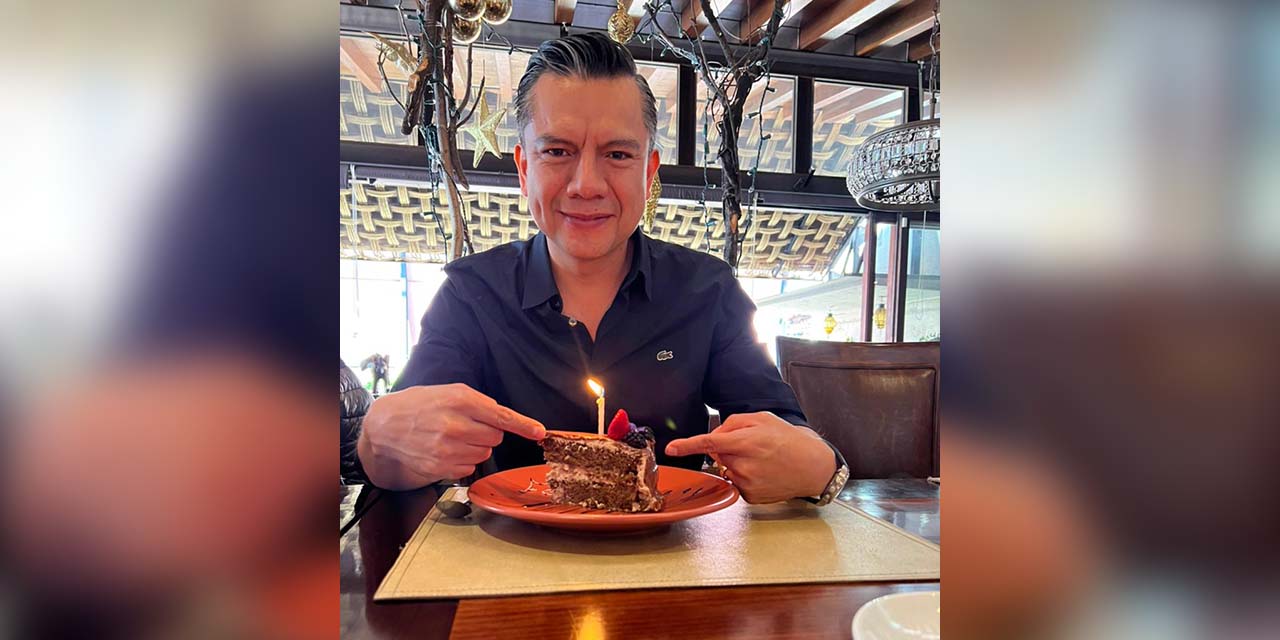 José celebra su cumpleaños con sus seres queridos | El Imparcial de Oaxaca