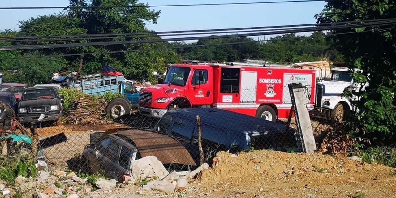 Camión de bomberos permanece en el encierro de Salina Cruz | El Imparcial de Oaxaca