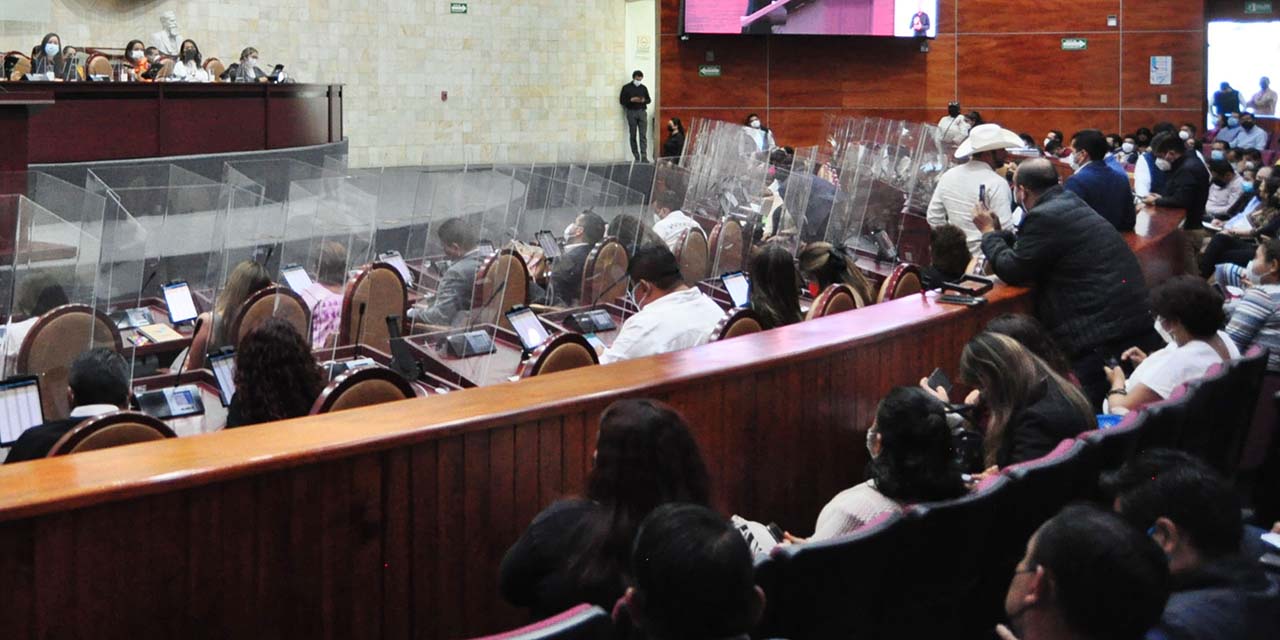 Frenan leyes de Ingresos de municipios del Estado