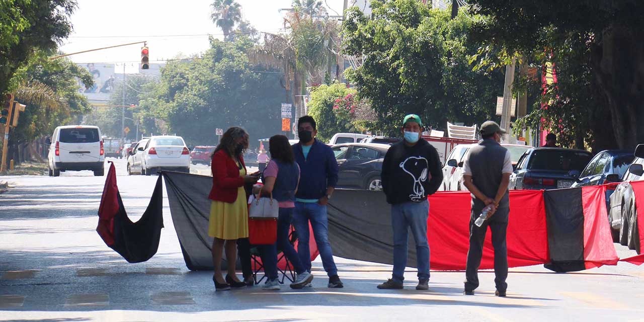 Disputa en STEUABJO deja rezago en trámites