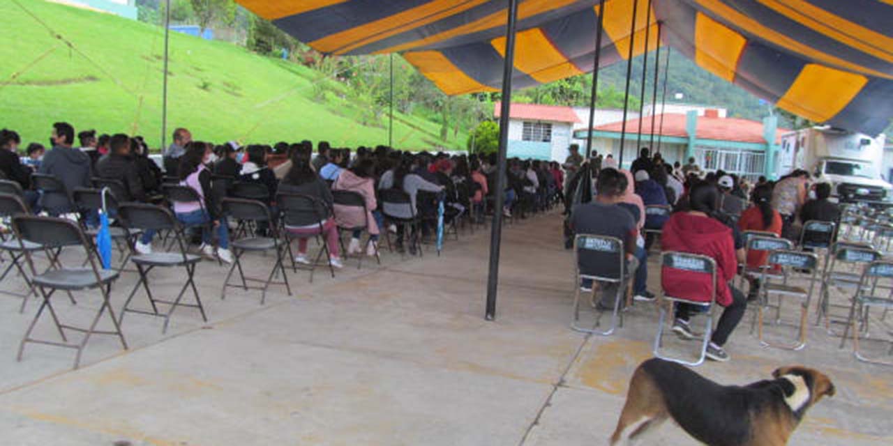 Reacciones adversas provocó la vacuna AstraZeneca en Huautla | El Imparcial de Oaxaca