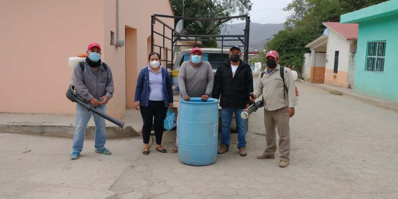 Sanitizan espacios públicos en Santa María Tecomavaca | El Imparcial de Oaxaca