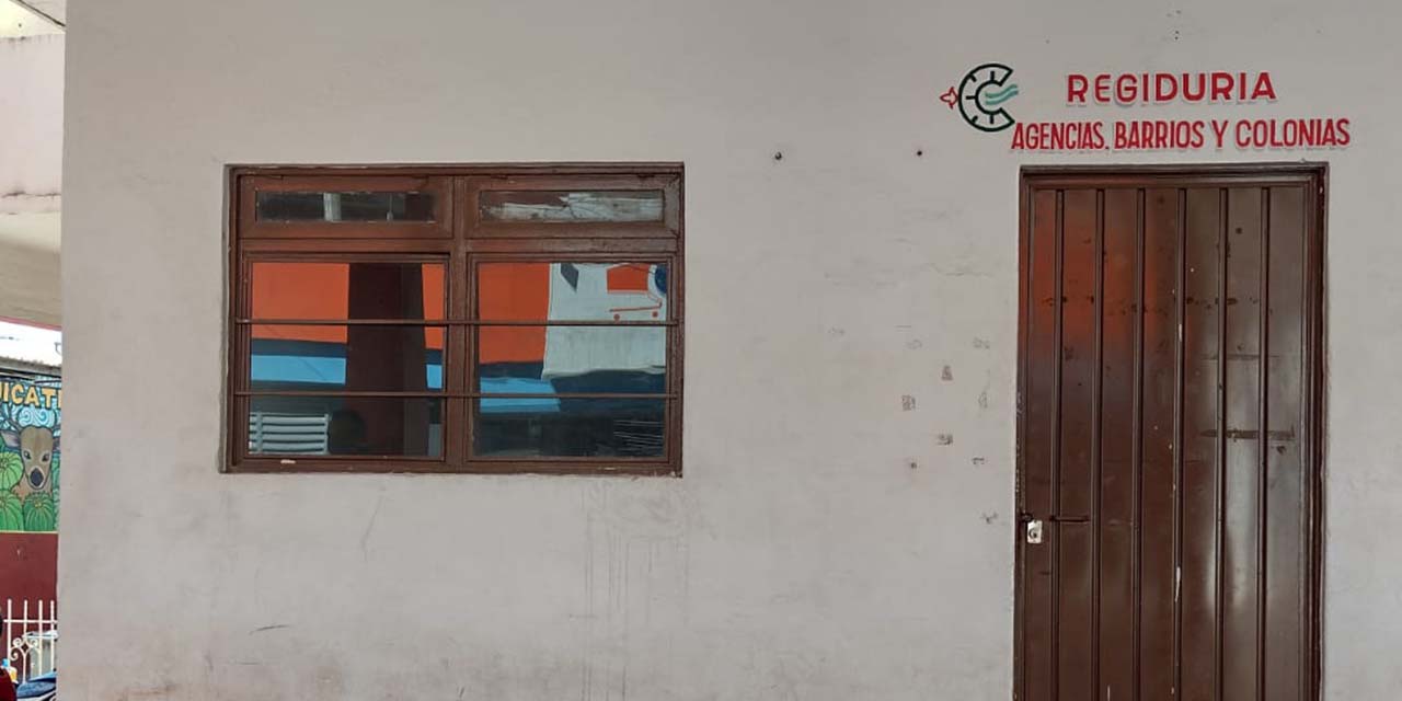 Toman protesta a responsables de Ecología y Salud en Cuicatlán