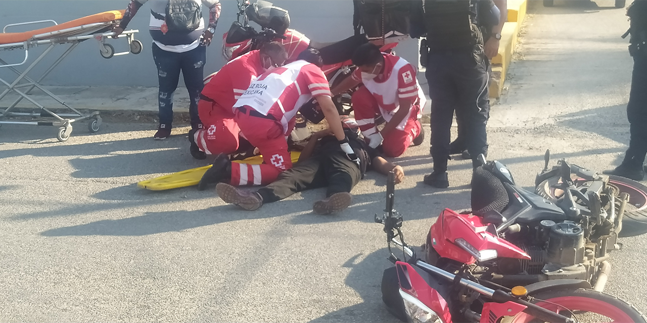 Jeep atropella a motociclista en Salina Cruz