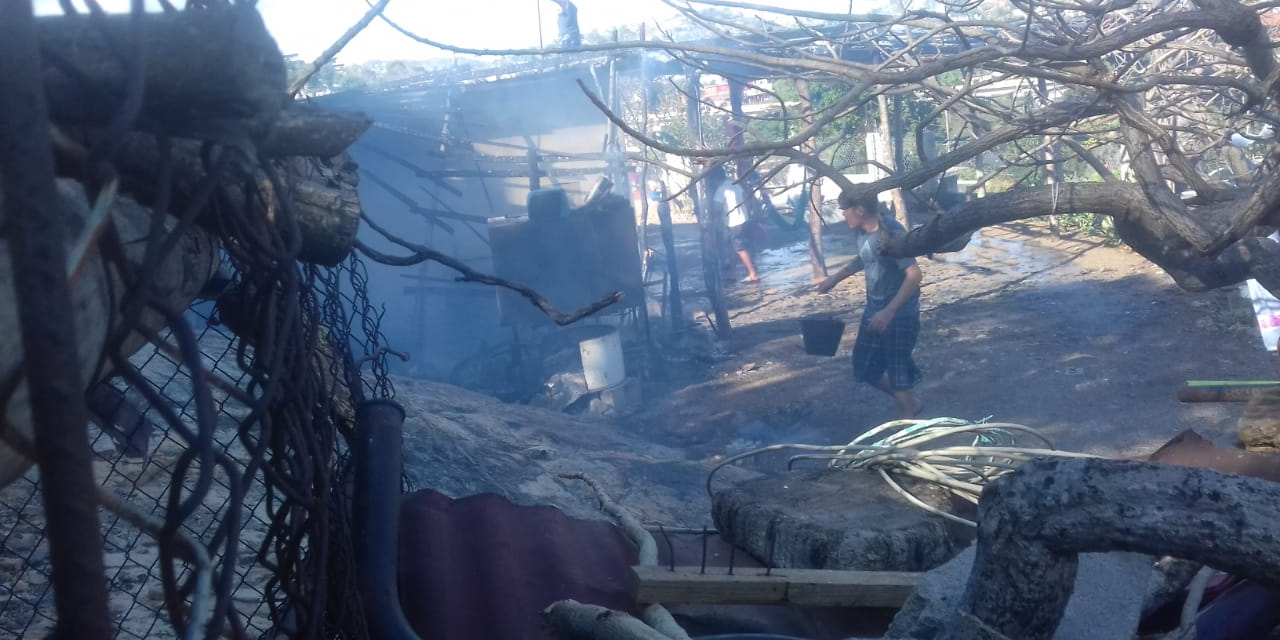 Se incendia enramada a unos metros de Pemex | El Imparcial de Oaxaca