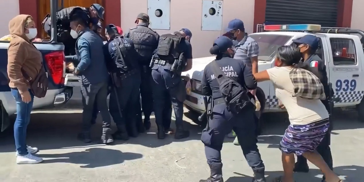 Desalojan violentamente a pareja de comerciantes | El Imparcial de Oaxaca