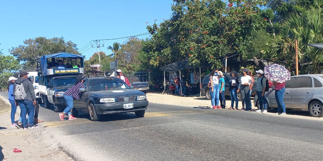 Botean y provocan caos vehicular | El Imparcial de Oaxaca