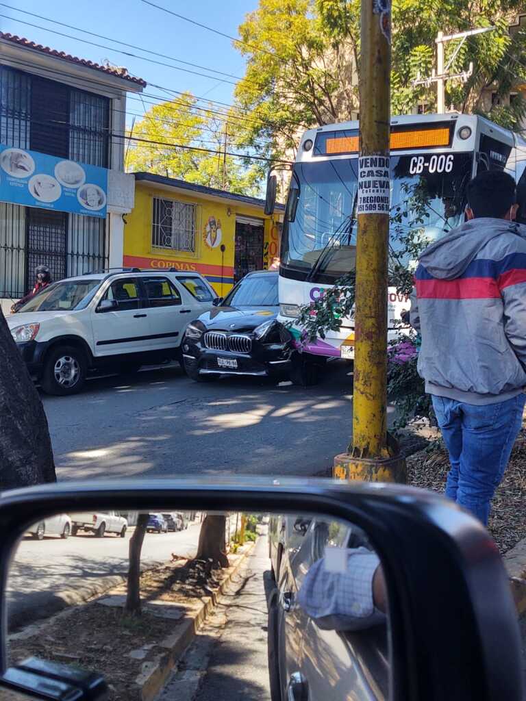 ¡Choque de lujo en la Colonia Reforma! El Imparcial de Oaxaca