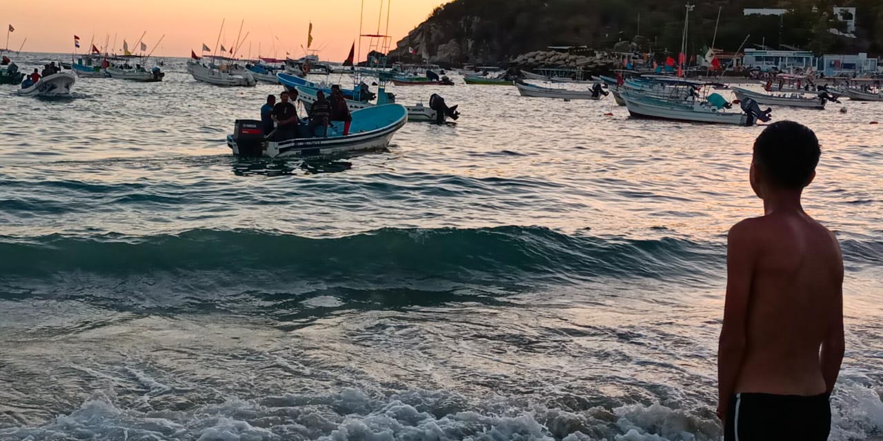 A la deriva tres pescadores que se les hundió su embarcación | El Imparcial de Oaxaca