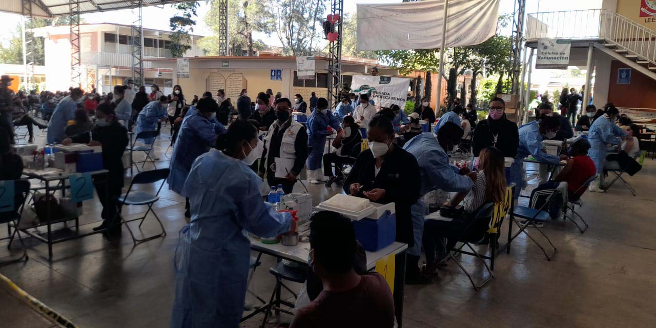 Fluida, jornada de vacunación en Huajuapan de León