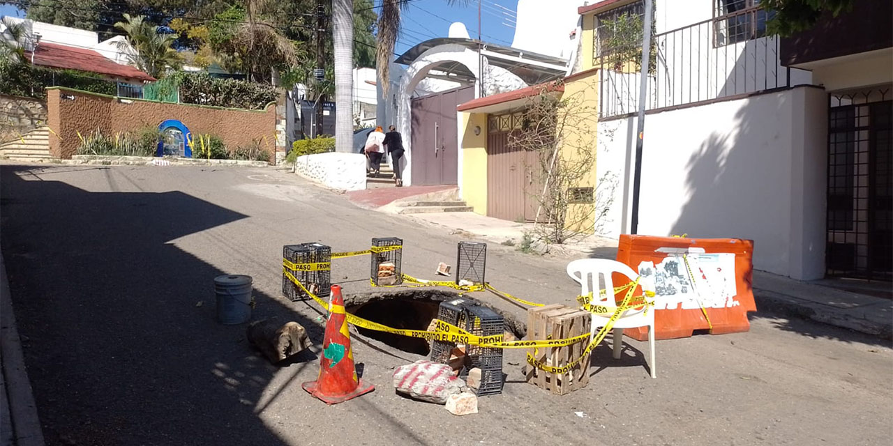 Cumple casi 3 semanas socavón en el Barrio de Xochimilco 