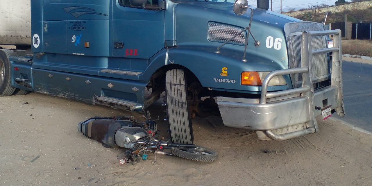 ¡Última Hora! Motociclista muere arrollado por un tractocamión en la Federal 190 | El Imparcial de Oaxaca