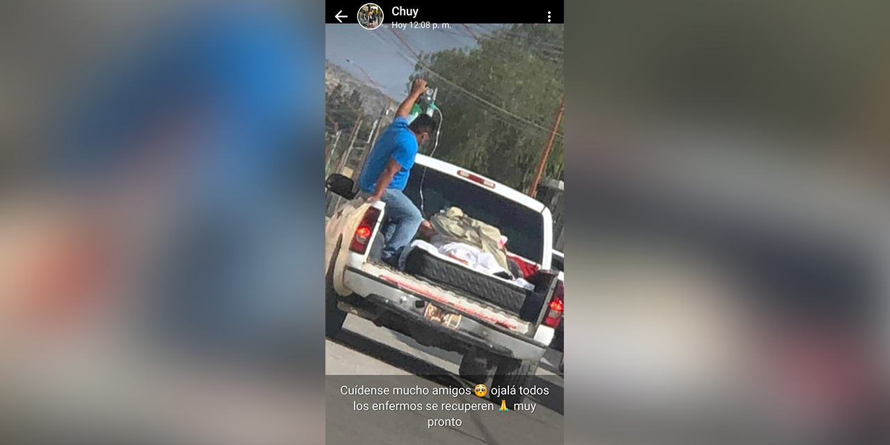 Abuelita es trasladada en una camioneta porque le negaron la ambulancia | El Imparcial de Oaxaca