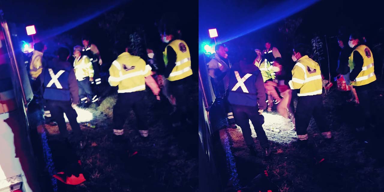 Familia completa se va al barranco en Huajuapan; 2 niñas entre los heridos