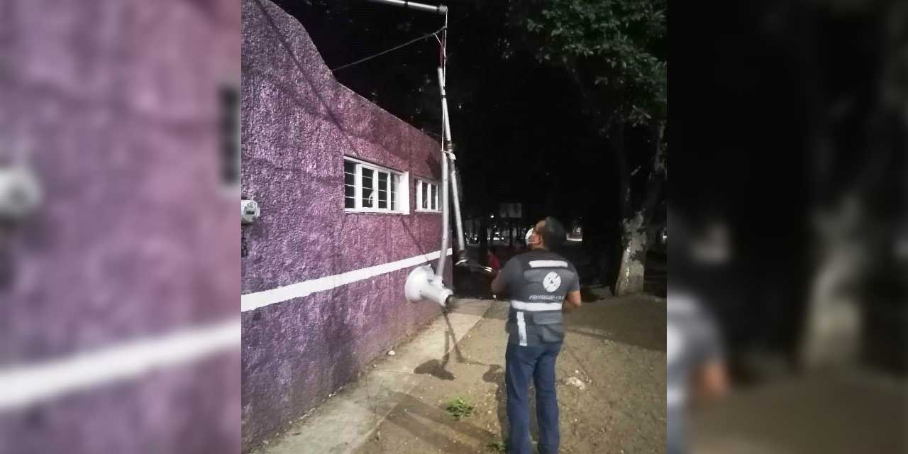 Comerciantes derriban luminaria en Huajuapan | El Imparcial de Oaxaca